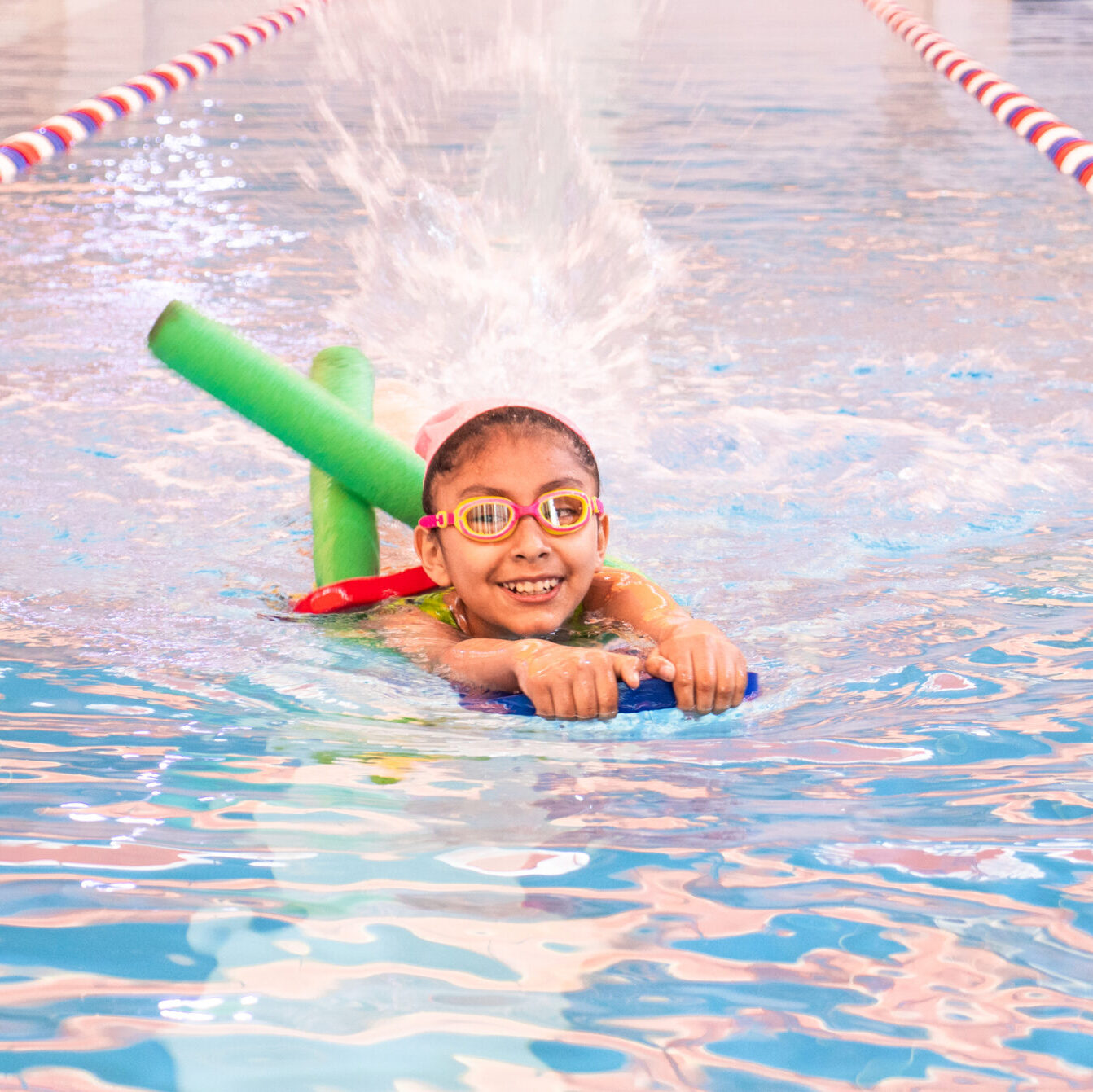 fermin tanguis, fermín tangüis, colegio fermín tangüis, colegio con piscina en san juan de miraflores, fermín tangüis plataforma, fermin tanguis plataforma